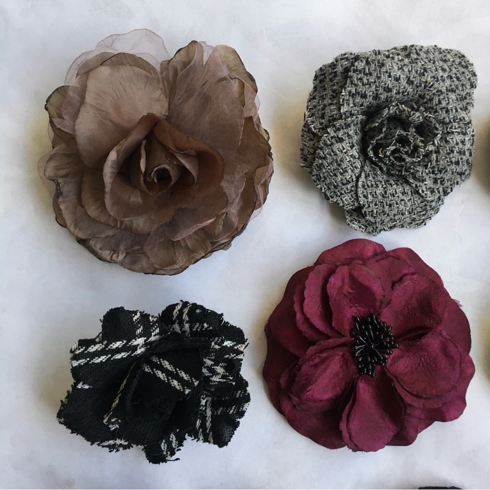 Bundle of 23 Fabric flower Brooch / Hair Clip - Picture 2 of 16